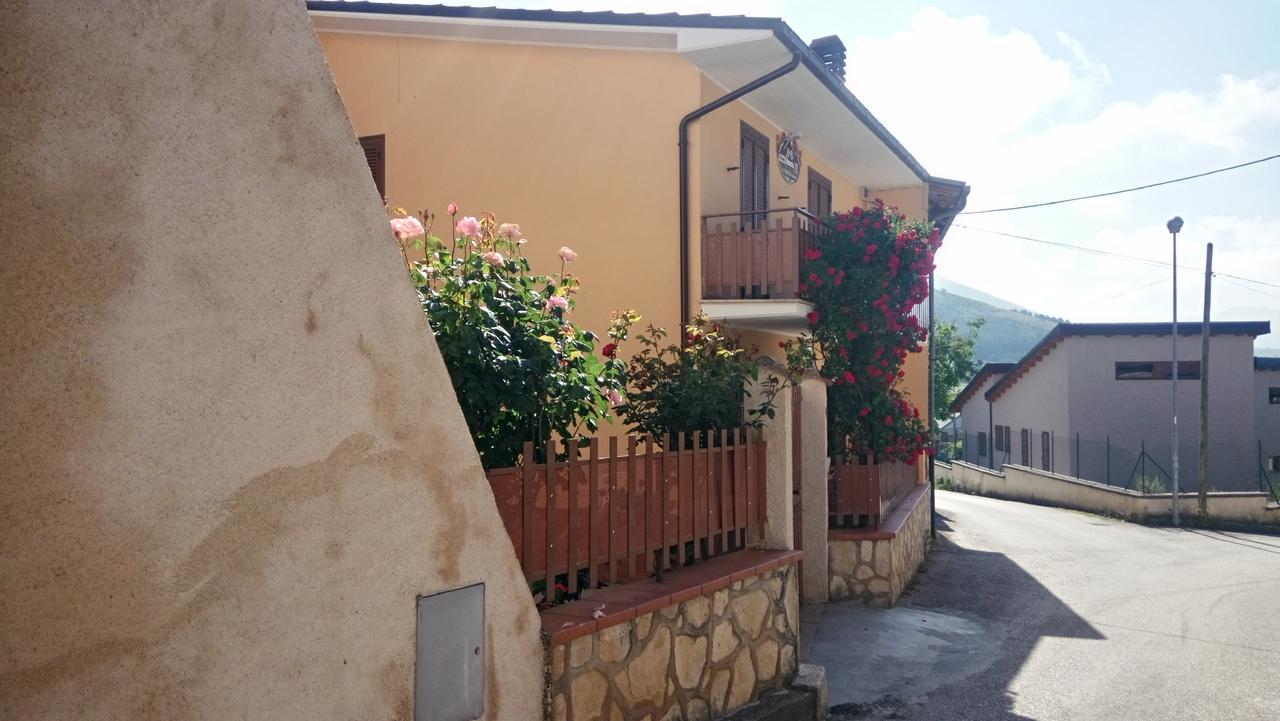 B&B A Casa Di Nonna Massa d'Albe Exterior photo