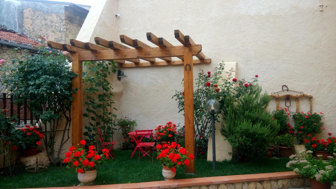 B&B A Casa Di Nonna Massa d'Albe Exterior photo
