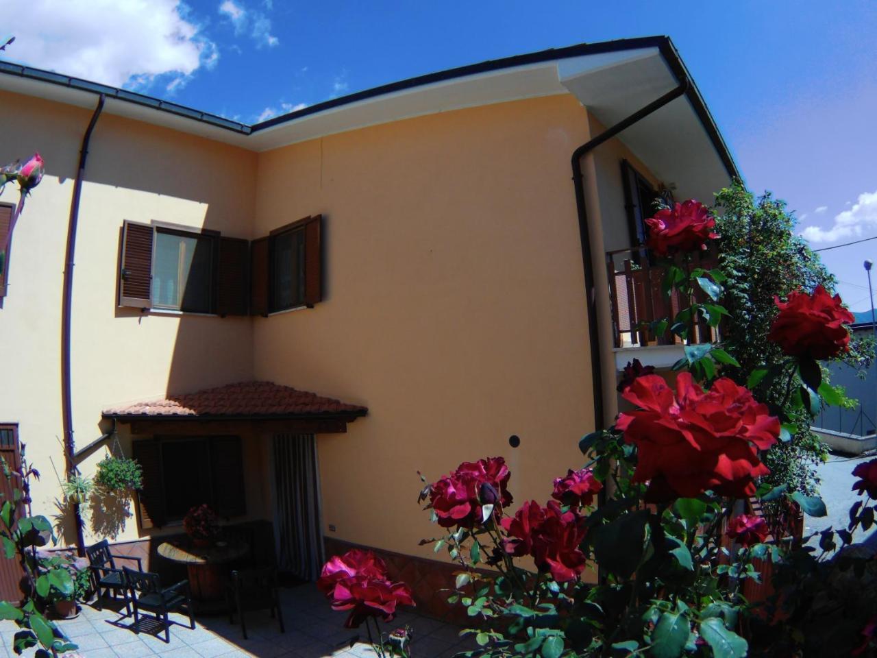 B&B A Casa Di Nonna Massa d'Albe Exterior photo