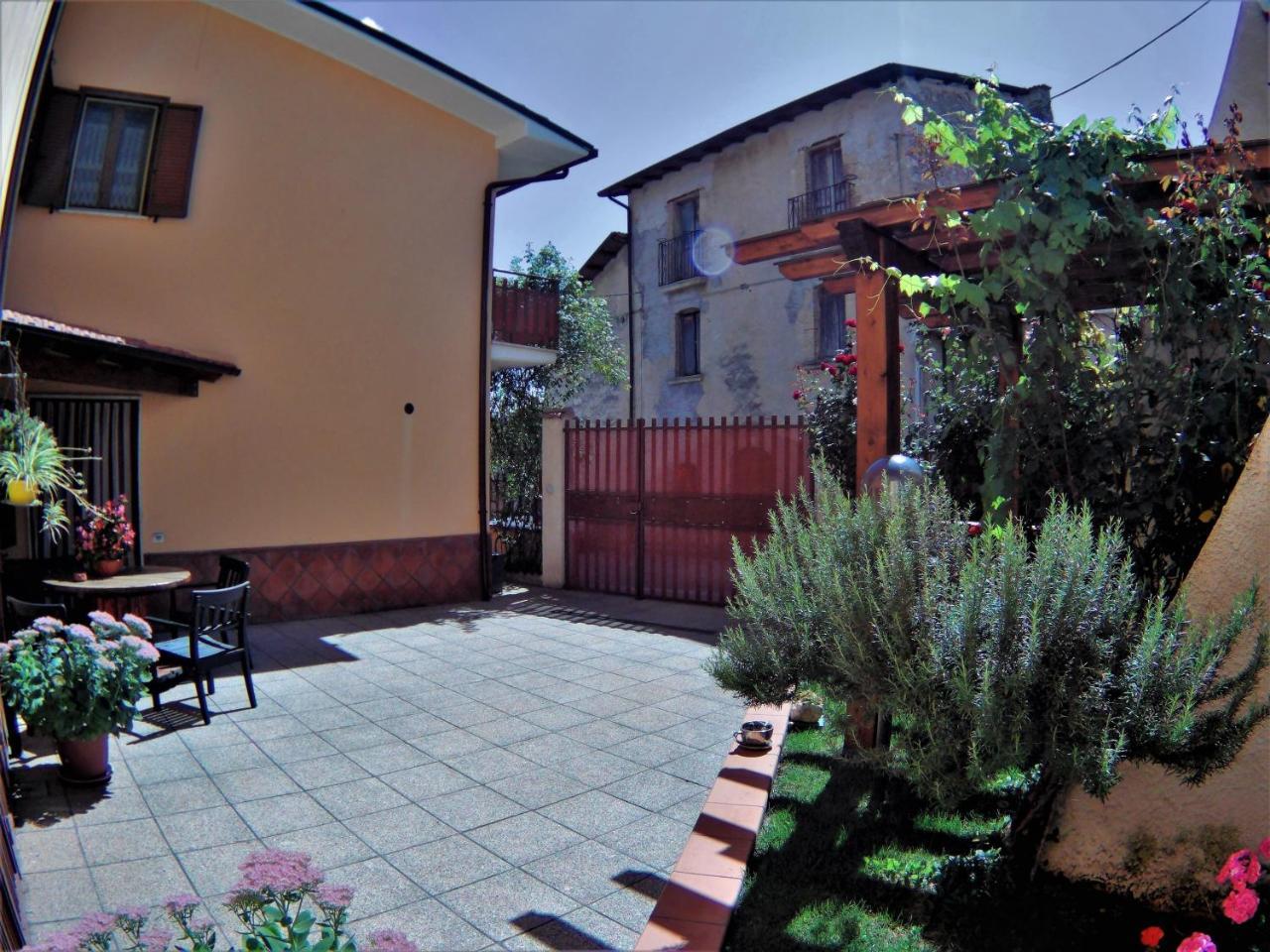 B&B A Casa Di Nonna Massa d'Albe Exterior photo